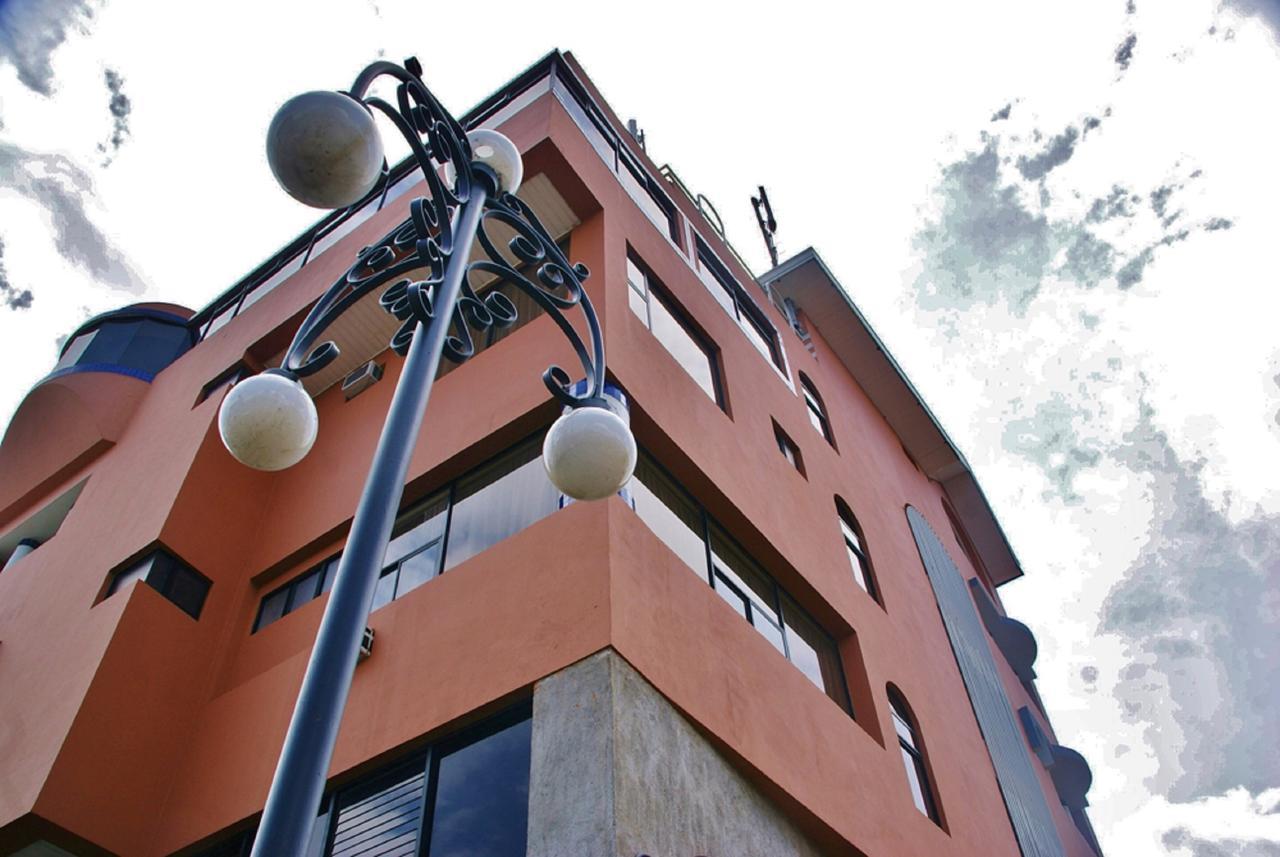 Hotel Valladolid Heredia Kültér fotó