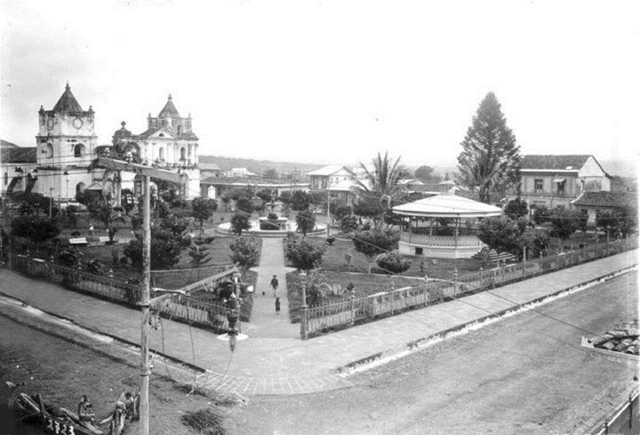 Hotel Valladolid Heredia Kültér fotó